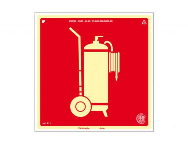 Placa fotoluminescente extintor sobre rodas de PVC 20 x 20cm